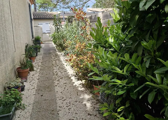 Holiday home Maison Aux Portes Des Garrigues *